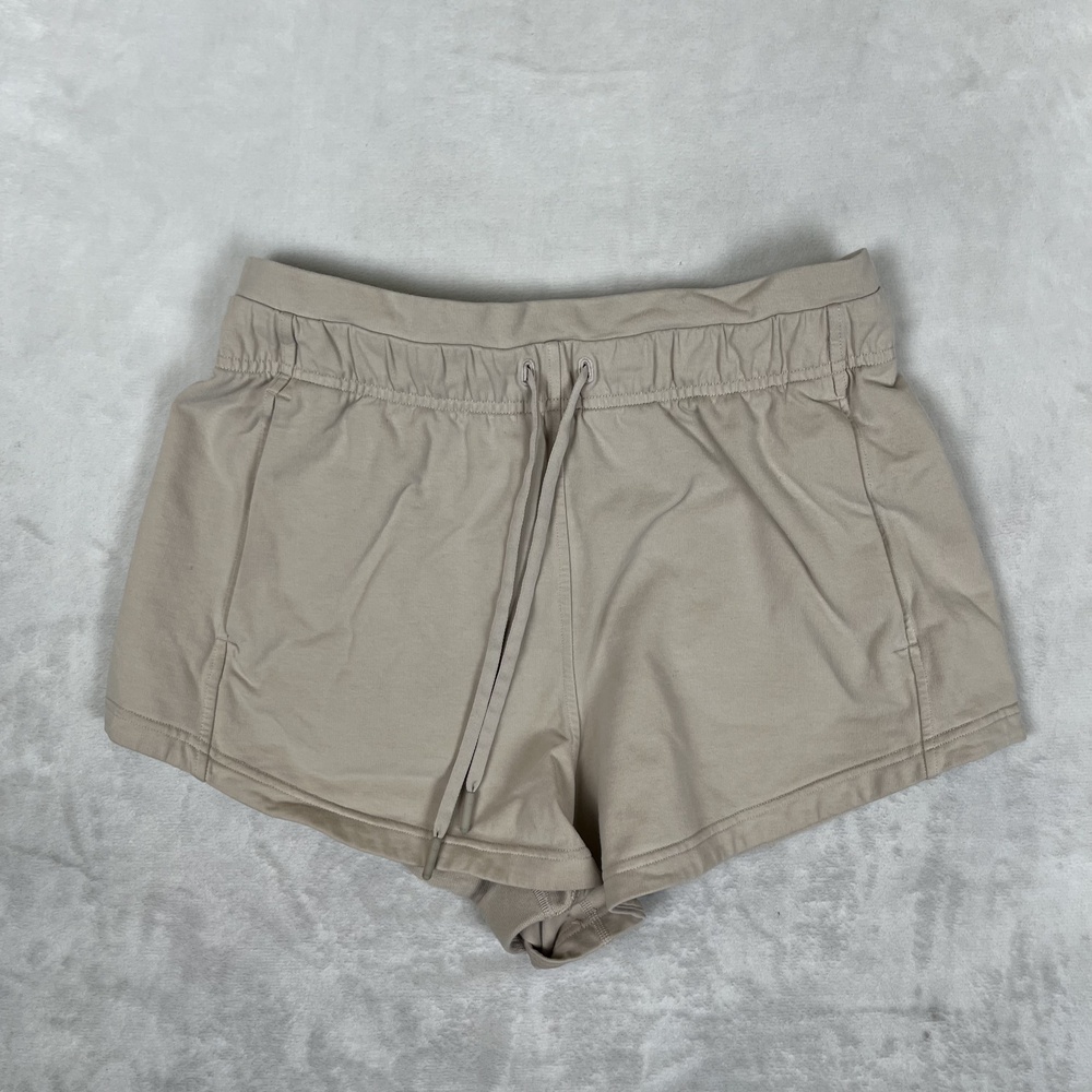 Lululemon Sweat Shorts Womens 6 Beige French Terry 2.5 Inseam Athletic Gym